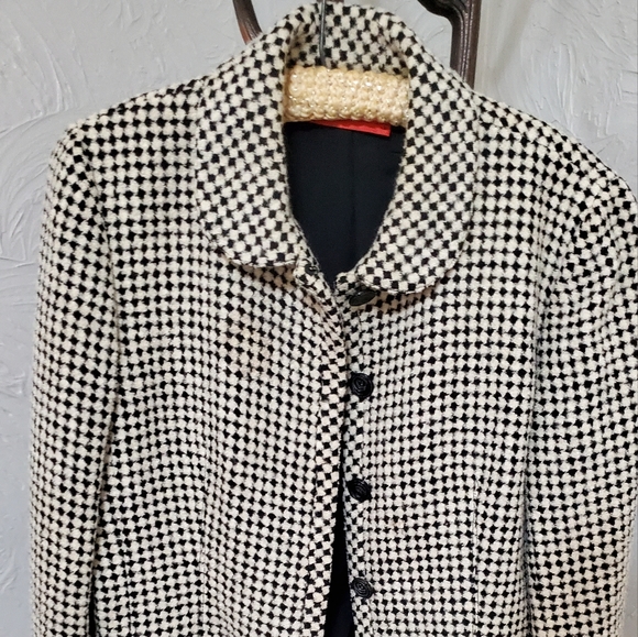 Womans Black and White Jacket - Picture 2 of 9